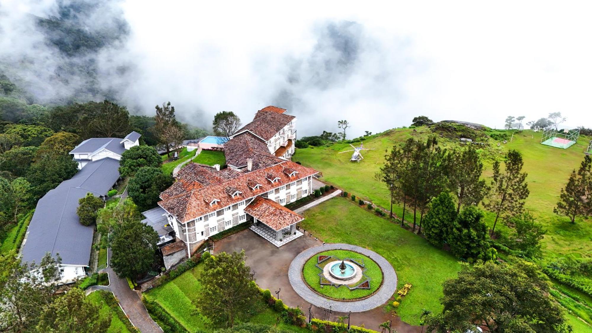 Le Montfort Resort Munnar Exterior photo