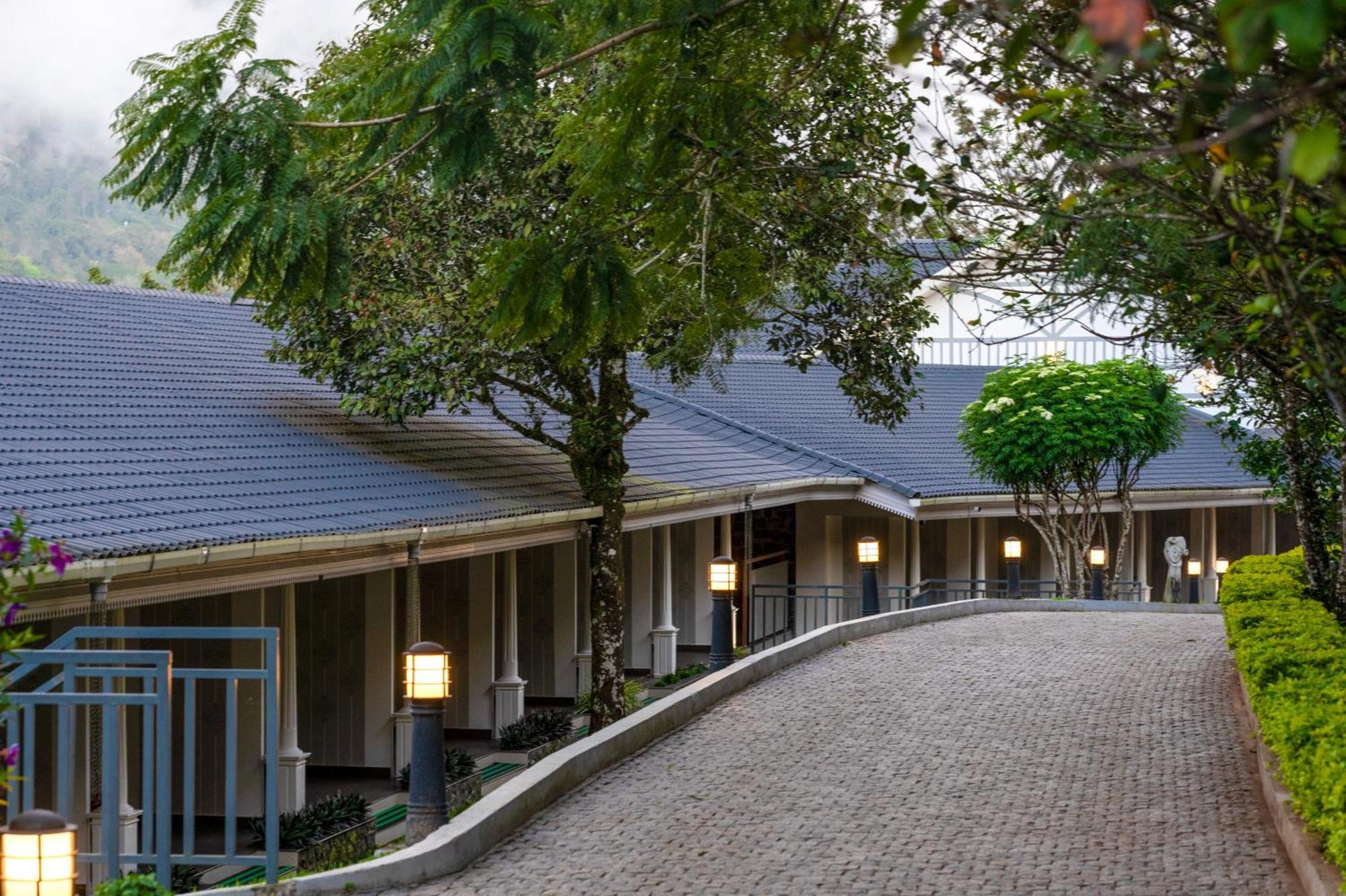 Le Montfort Resort Munnar Exterior photo