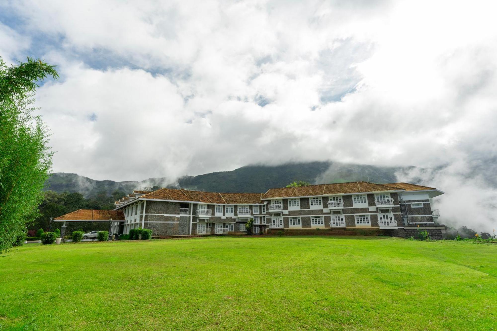 Le Montfort Resort Munnar Exterior photo
